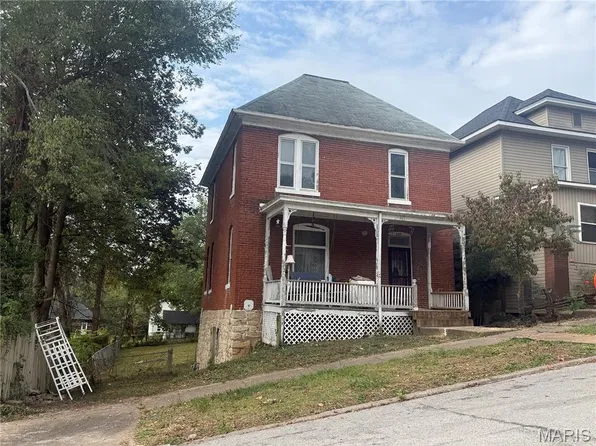 427 N 7th St, Hannibal, MO 63401