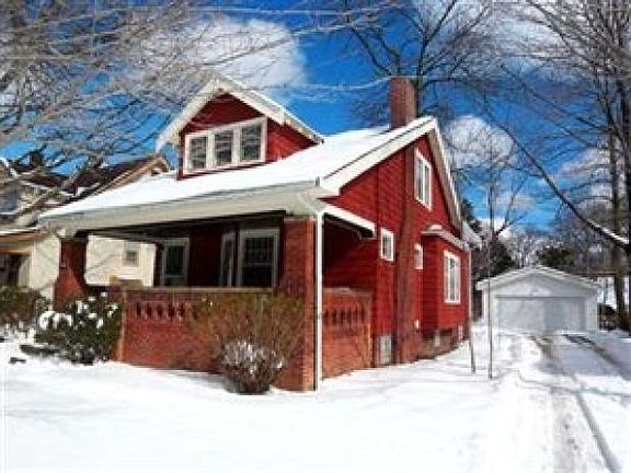 2nd image of 1665 Maple Rd