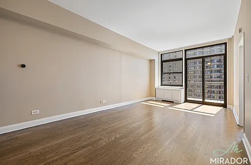 330 E 39th St #37C Photo 1