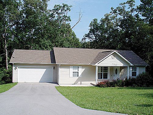 1st image of 371 Goldenbrook Dr