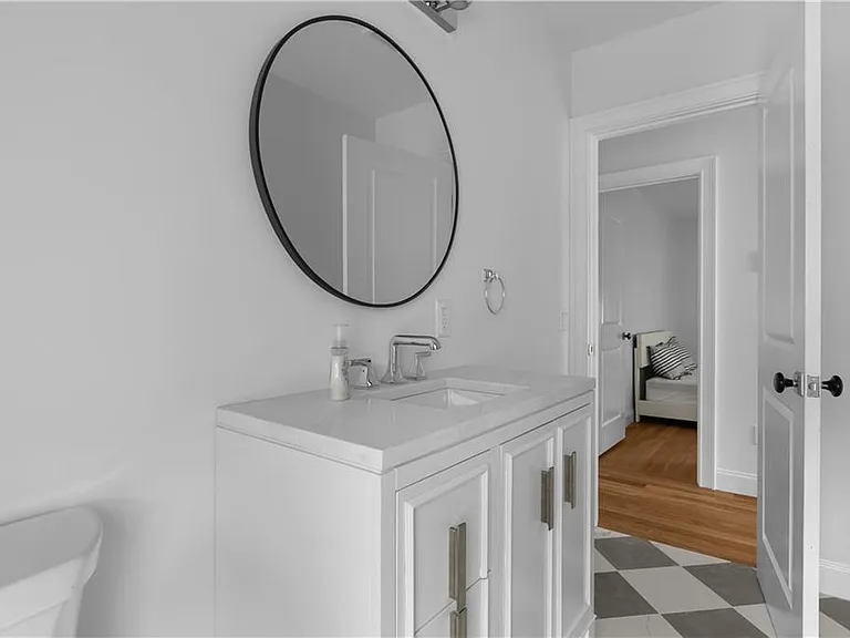 34 E Bowery St — Photo 27