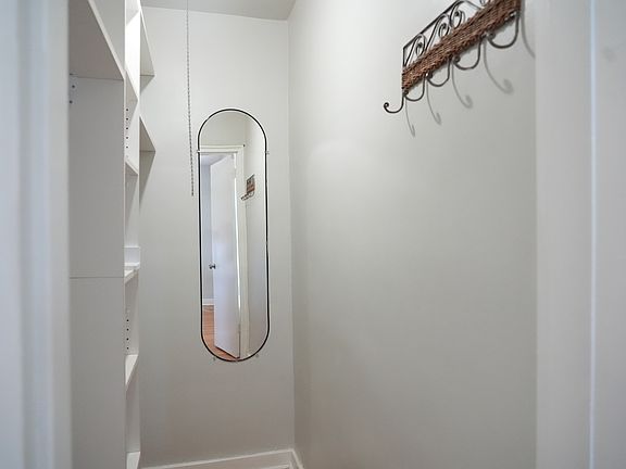 5th image of 176 Millburn Ave APT 15