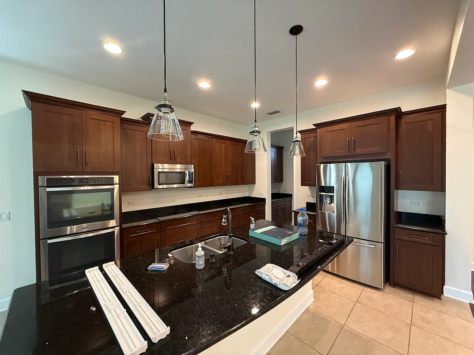4 bed, 3306 sqft, $4,000 — Photo 3