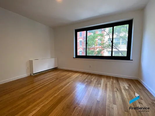 Rented by FirstService Realty (legacy) | media 25