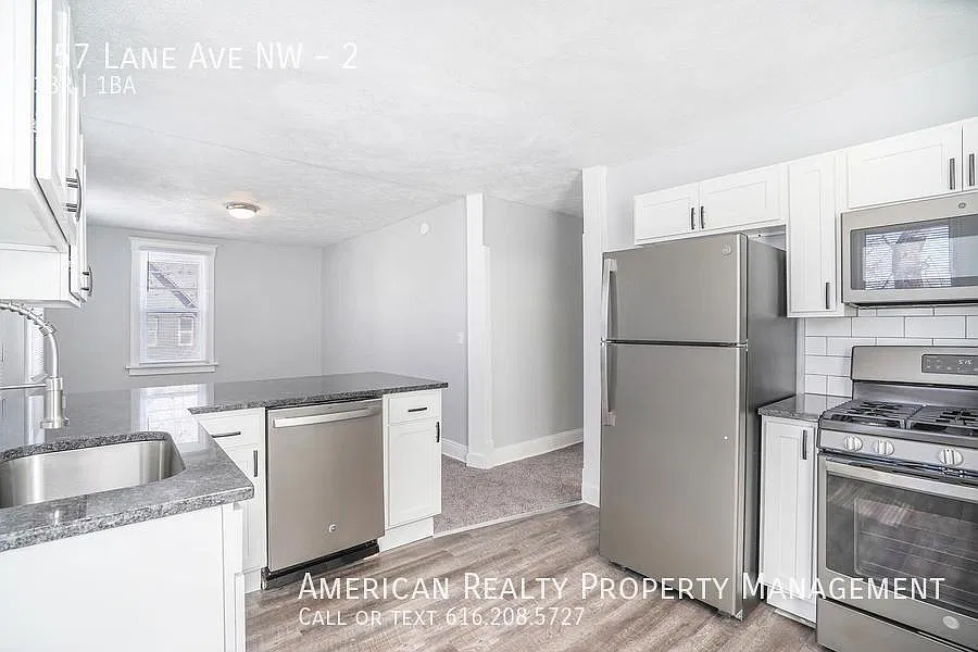 3 bed, 985 sqft, $1,500 — Photo 2