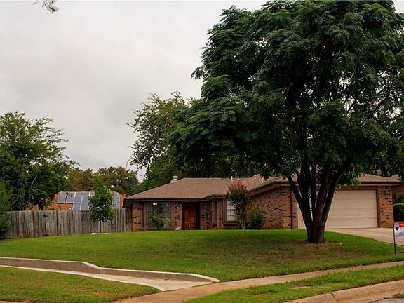 3rd image of 301 Ascot Dr