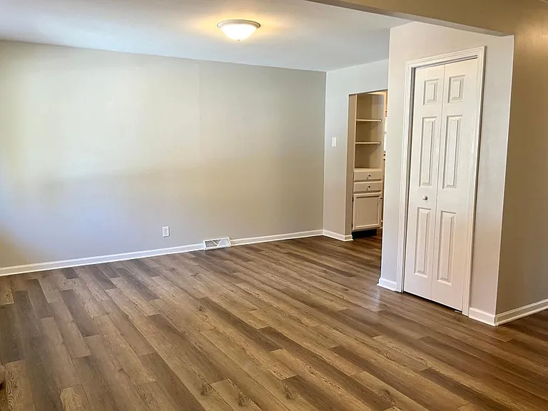 6313 Hamilton St — Photo 10