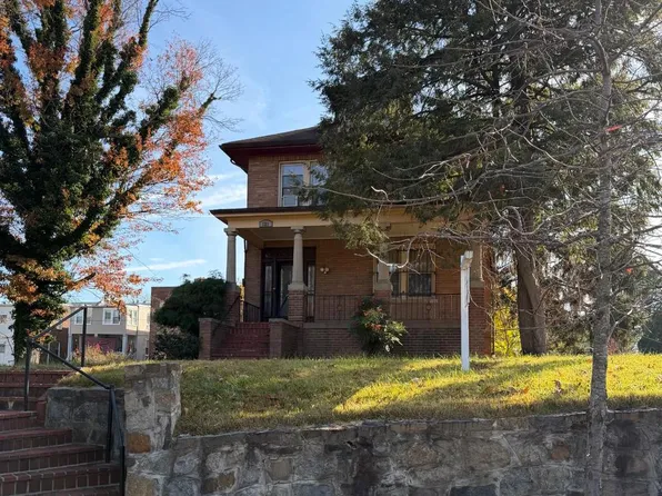 121 Raleigh St SE, Washington, DC 20032