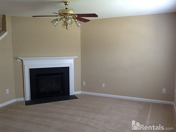 4th image of 4500 Wolf Run Dr