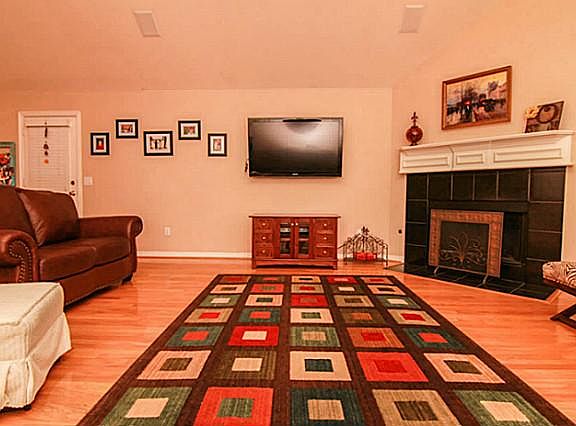 5th image of 2878 Crestview Dr