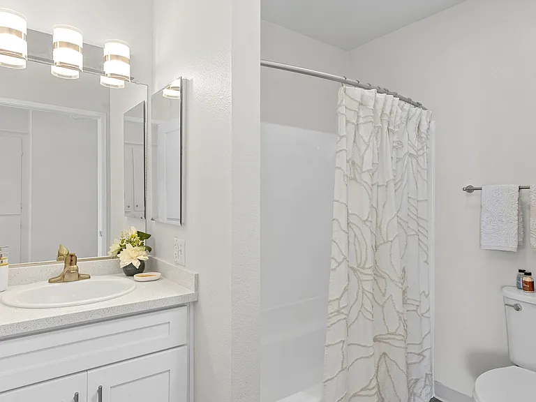 Malibu South Apartments — Photo 11
