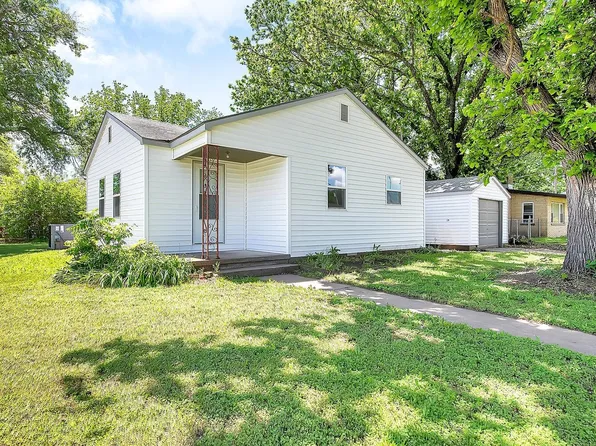 203 W 2nd St, Udall, KS 67146