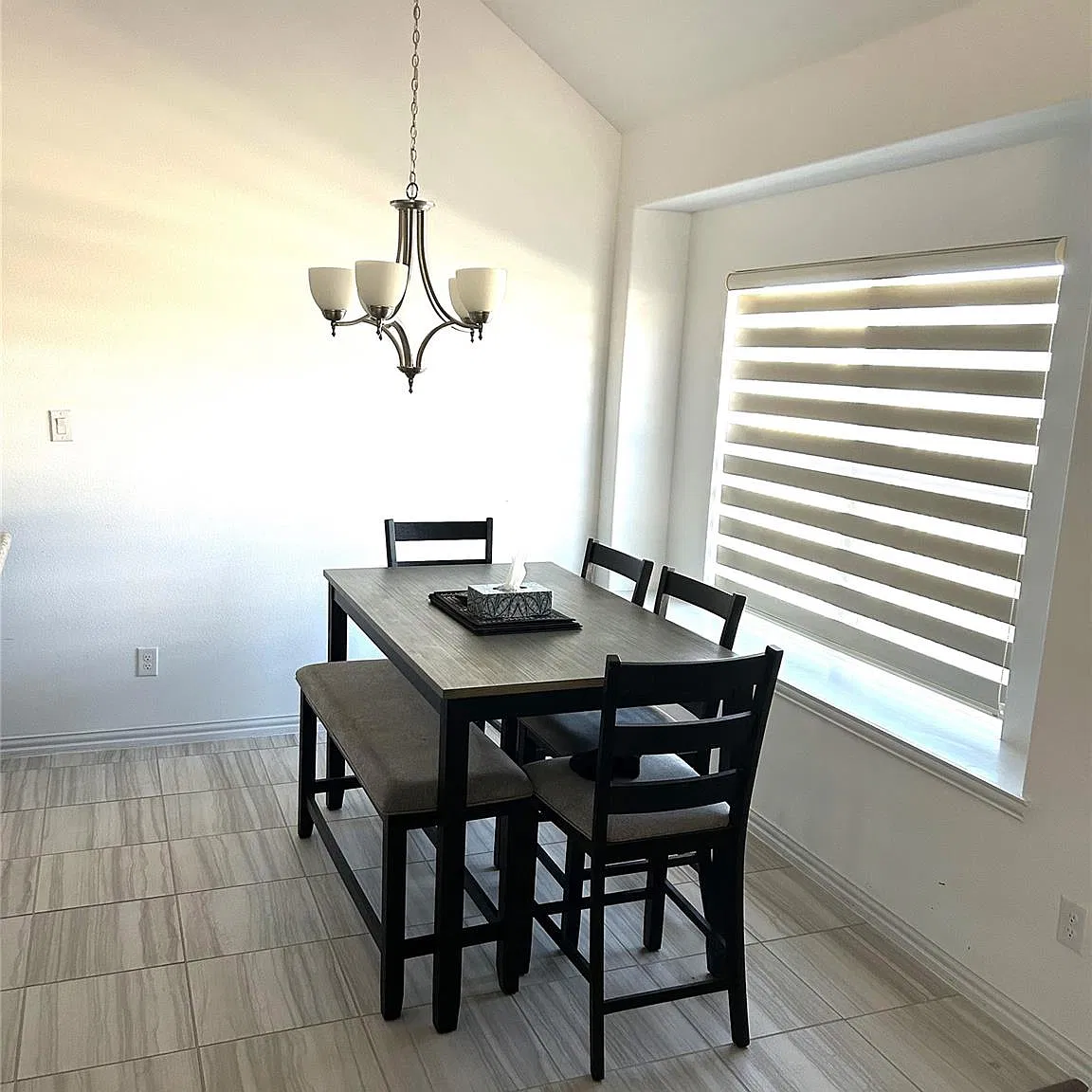 3 bed, 1928 sqft, $2,595 — Photo 4