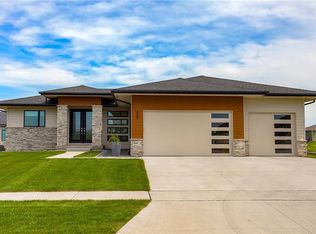 405 Ne Wolfpack Drive, Waukee, IA 50263