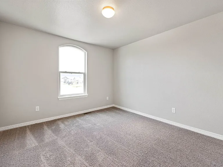 5694 Olathe Ave — Photo 19