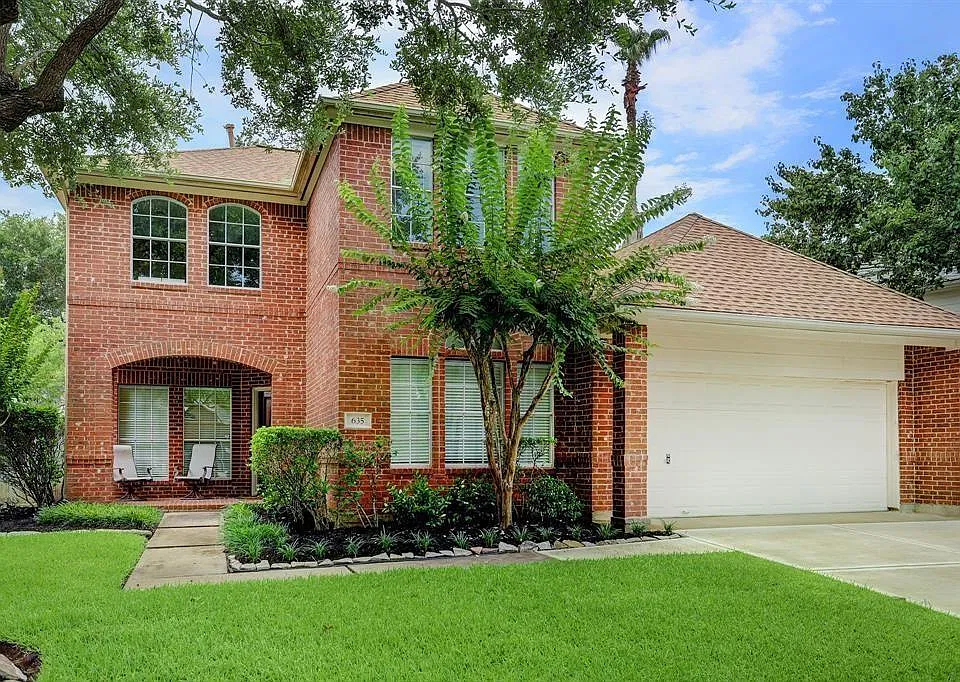 635 Presley Way