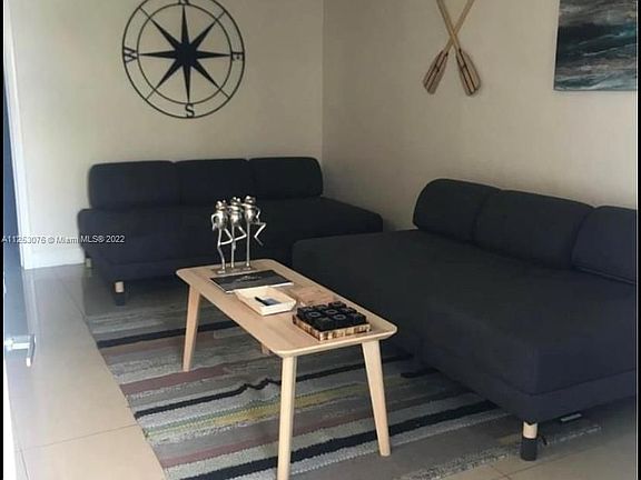 2nd image of 1860 Venice Park Dr APT 115