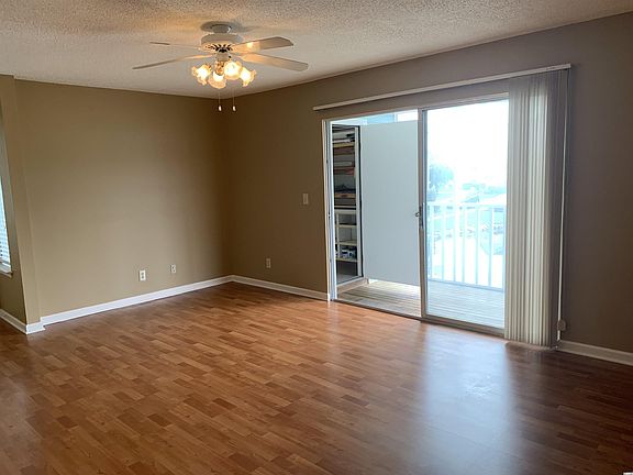 5th image of 2226 Clearwater Dr APT E