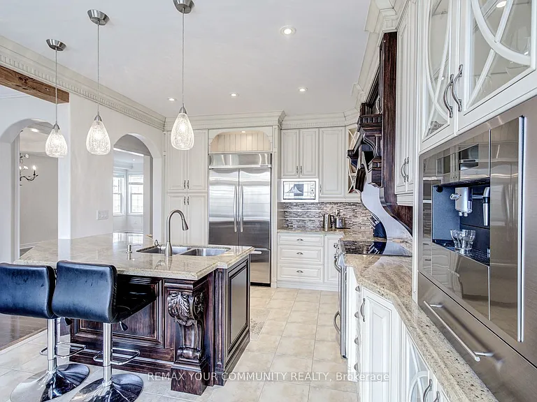 230 Humberland Dr — Photo 12