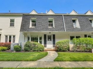 17 Eastham Vlg, Scotch Plains, NJ 07076
