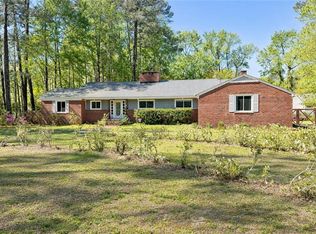 201 Robinhood Rd, Franklin, VA 23851