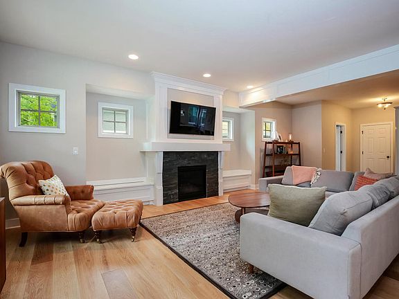 4th image of 570 Greenwood Ave SE