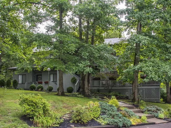 7023 Woodmere Dr, Athens, OH 45701