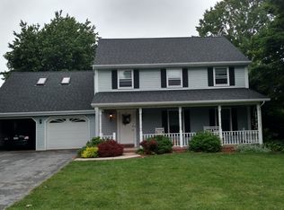 611 Ridgeview Dr, Ephrata, PA 17522