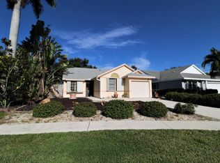 9 Misty Laurel Cir, Boynton Beach, FL 33436