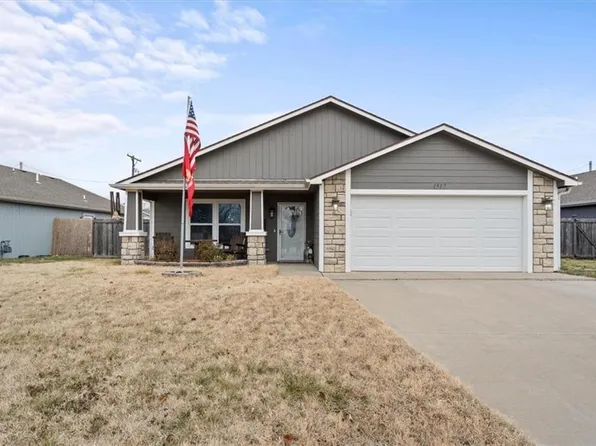 1512 SW 72nd Pl, Topeka, KS 66619