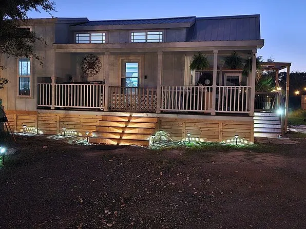 1917 Monkey Rd, Rockport, TX 78382