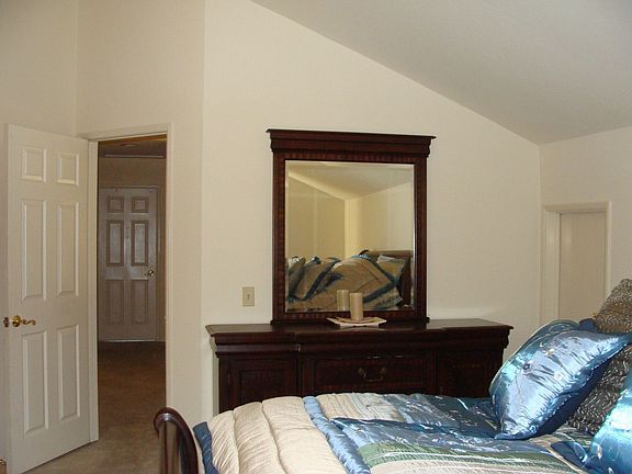 4th image of 1442 Carissa St