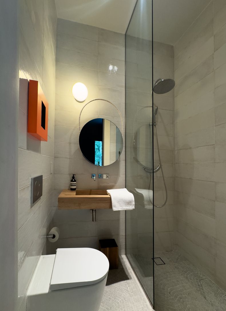  First Floor Seating Room Bath