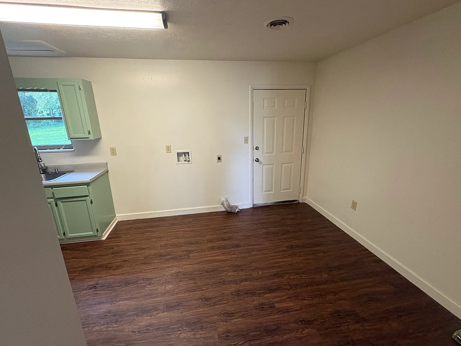 2 bed, 1.5 bath, 1026 sqft, $1,450 — Photo 3