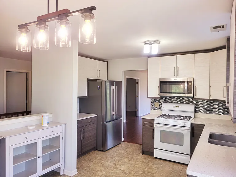 112 White Branch Ct — Photo 14