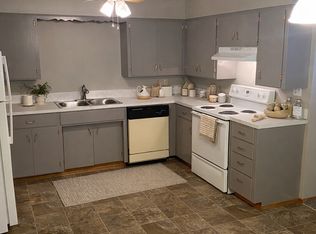 913 S 42nd Ave APT B, Yakima, WA 98908