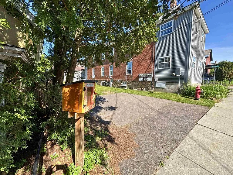 12 North St #A — Photo 3