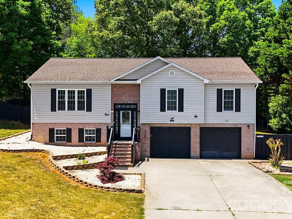 1st image of 107 Cliffwood Dr