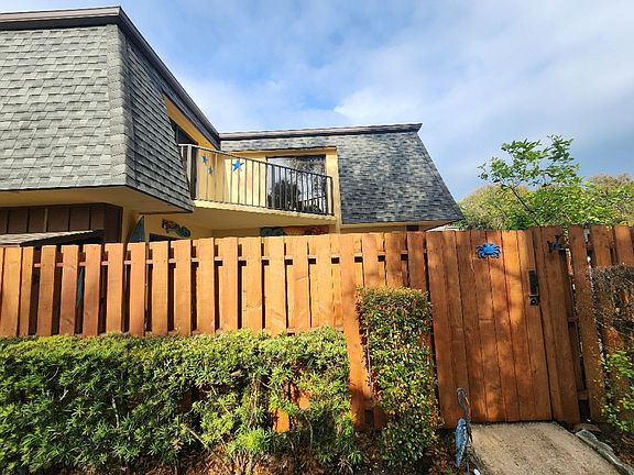 2nd image of 3830 Saxon Dr