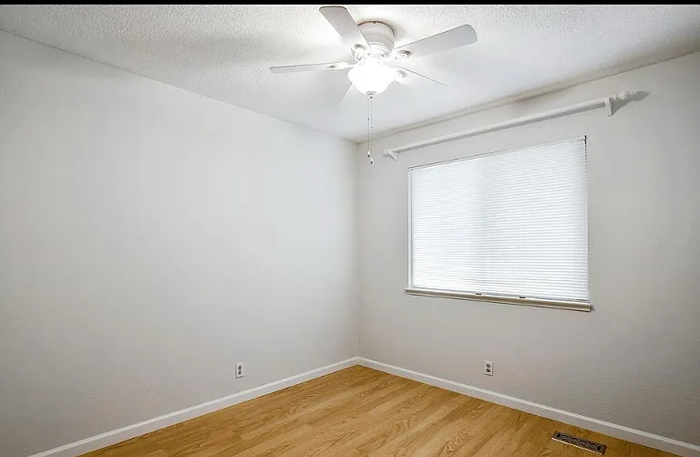 1070 Spring Valley Cmn — Photo 15