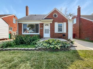 22944 Gaukler St, Saint Clair Shores, MI 48080