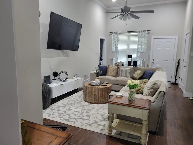 Pecan Grv — Photo 23