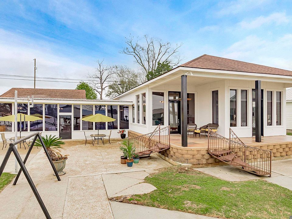 1st image of 8689 Island Rd