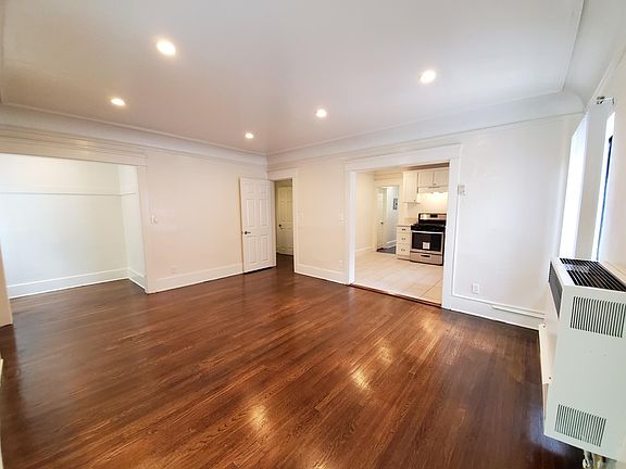 4th image of 1428 S Hobart Blvd
