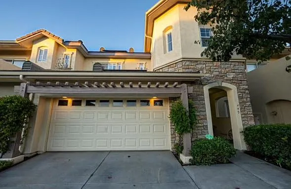 449 Taunton Dr — Photo 4