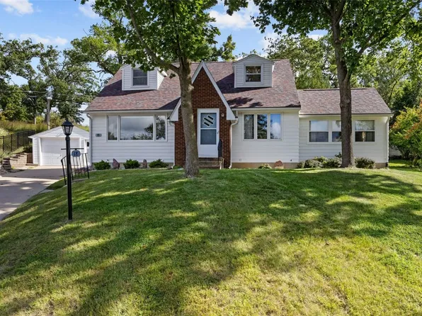 18 Blake Ter SE, Cedar Rapids, IA 52403