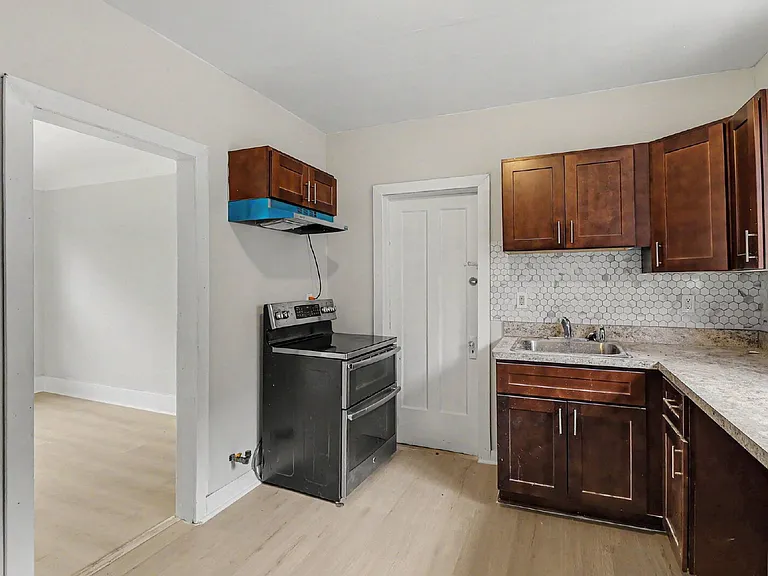 3027 Tuxedo St — Photo 11