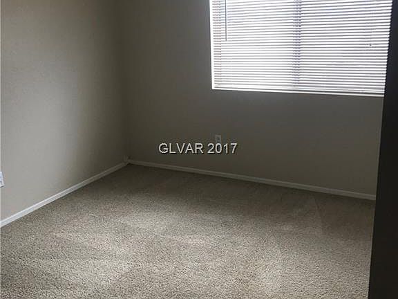 3rd image of 12 Belle Crest Ct