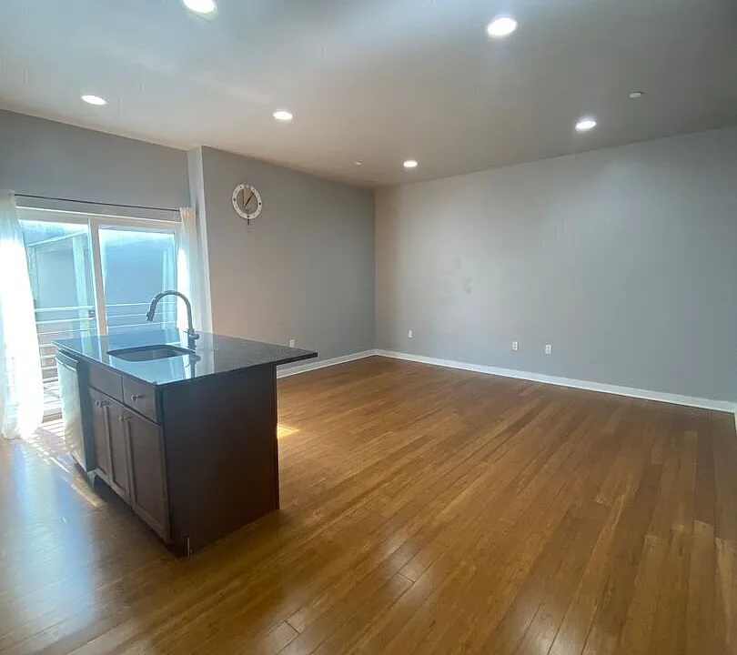 3862-68 Lancaster Ave #305