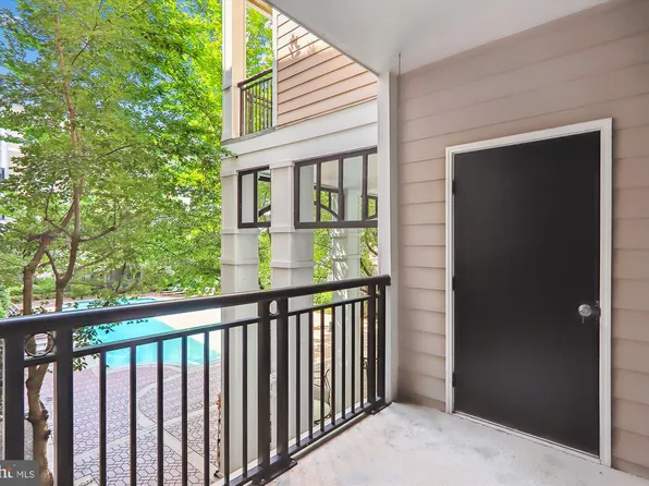 501 Hungerford Dr APT 164, Rockville, MD 20850